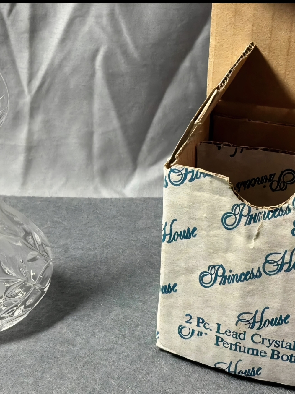Princess House Clear Cut Crystal Vase - Clear - Picture 2 of 2